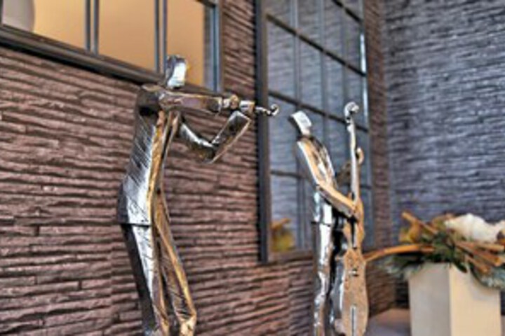 Room 8 of 13