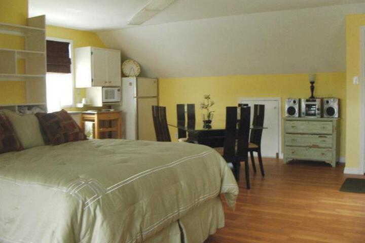Image of HONEY HARBOUR HIDEAWAY