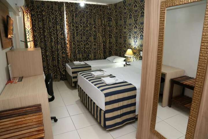 Room 32 of 64