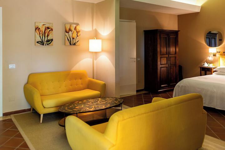 Room 14 of 48