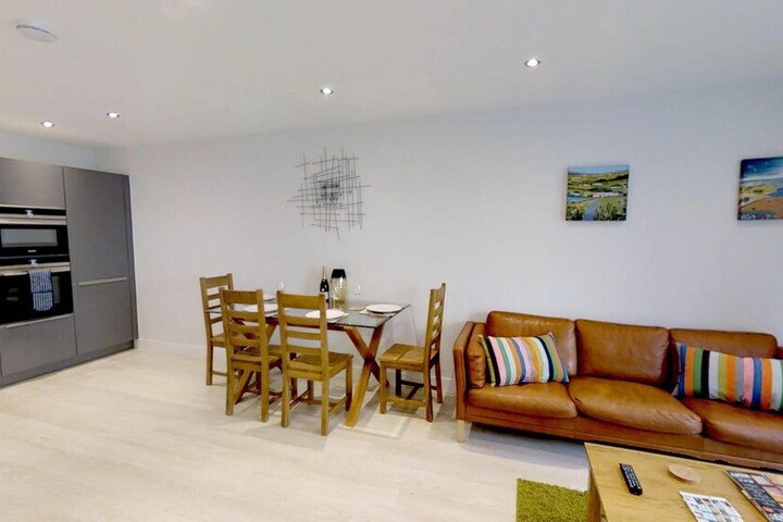 Room 13 of 20