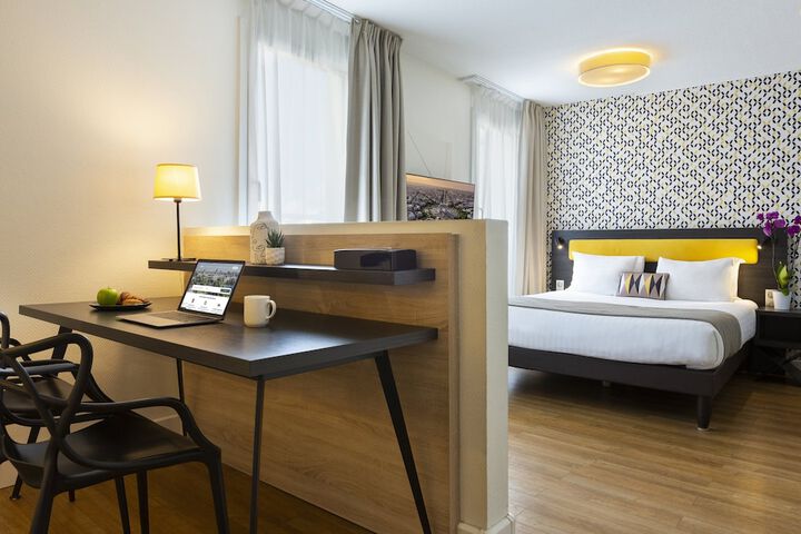 Room 21 of 50