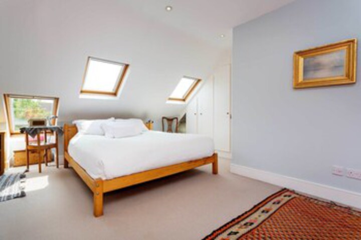 Room 17 of 22
