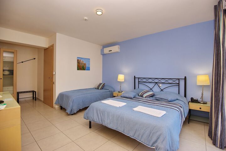 Room 14 of 38