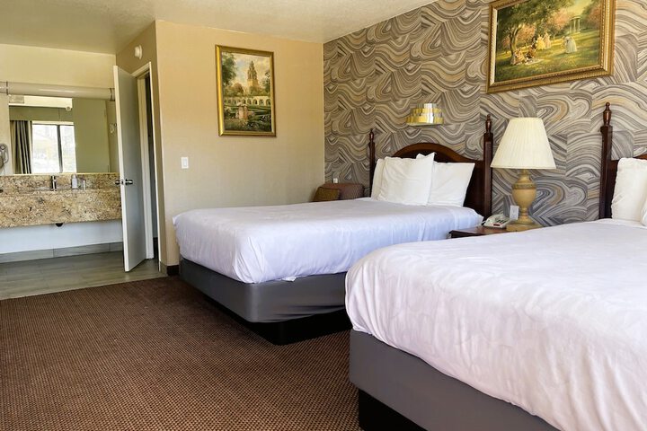 2 Double Beds Accessible (6 of 24)