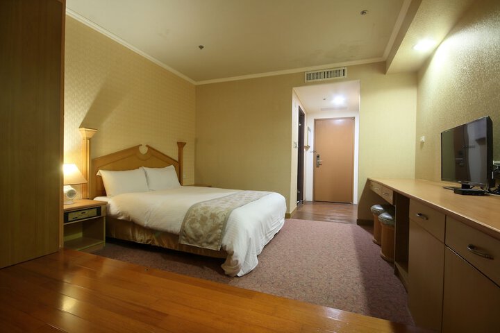 Room 7 of 20