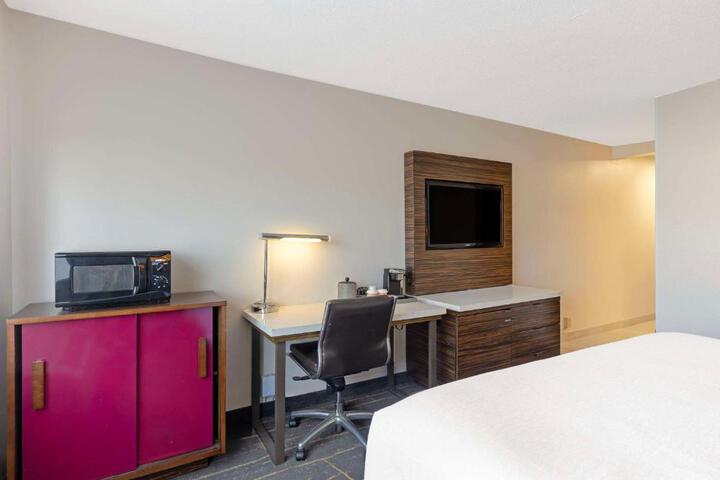 2 Double Beds (6 of 10)