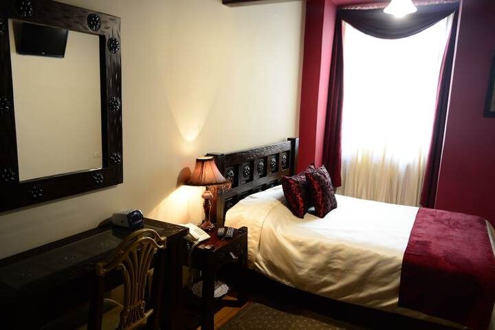 Room 5 of 50