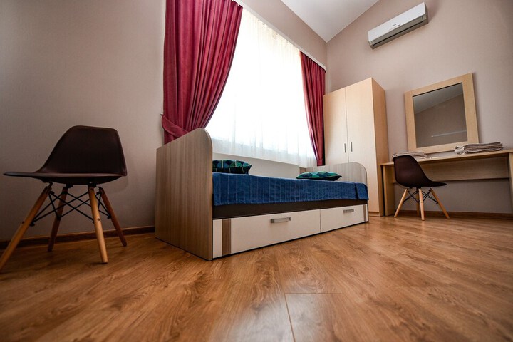 Room 49 of 151