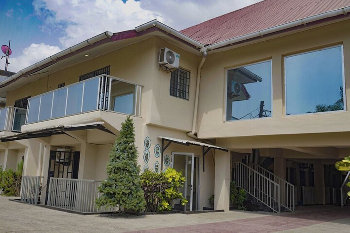 City King Hotel Apartments in Monrovia