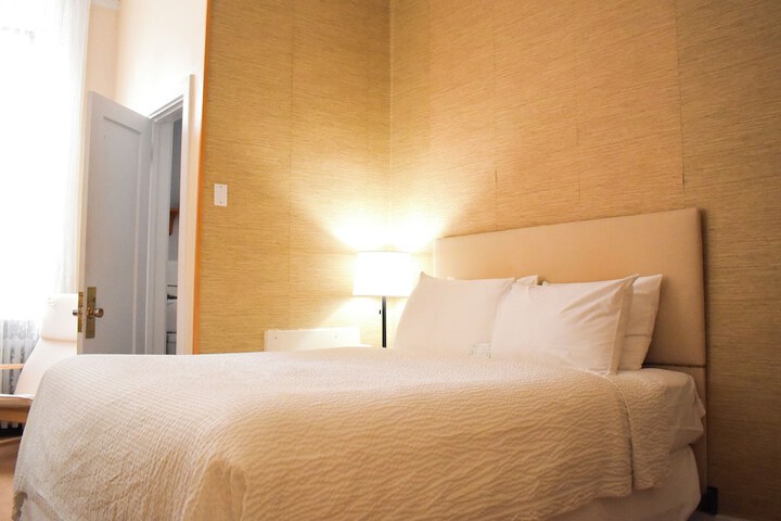 Room 53 of 125