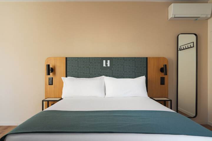 Room 8 of 53