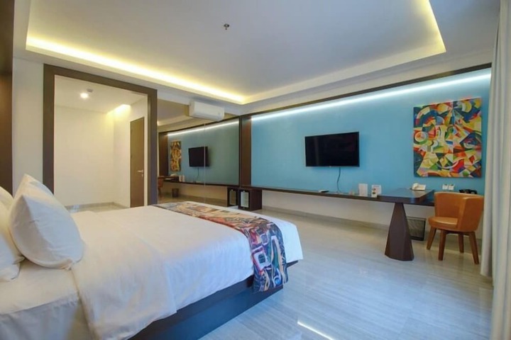 Room 7 of 13