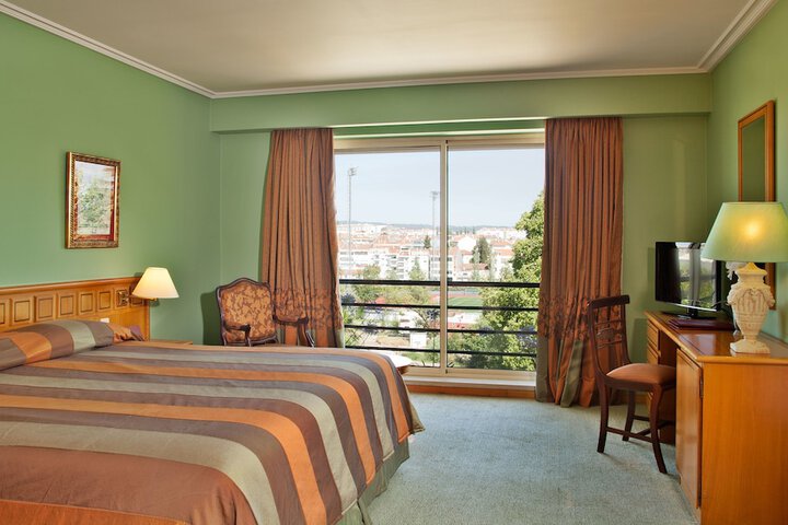 Room 8 of 48