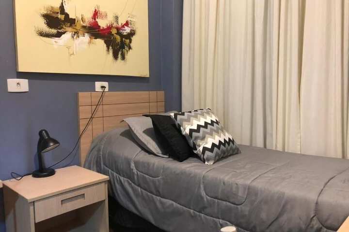 Room 13 of 27
