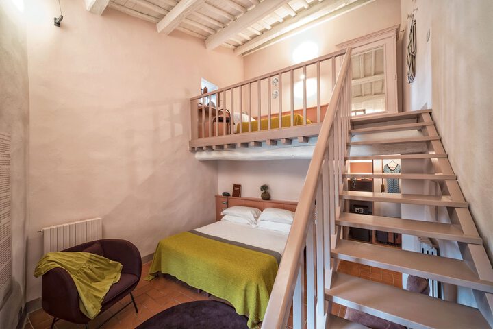 Room 4 of 39