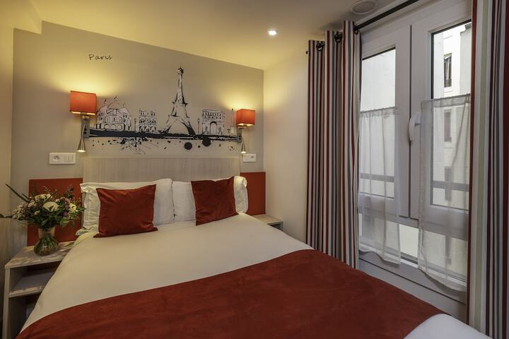 Room 7 of 24