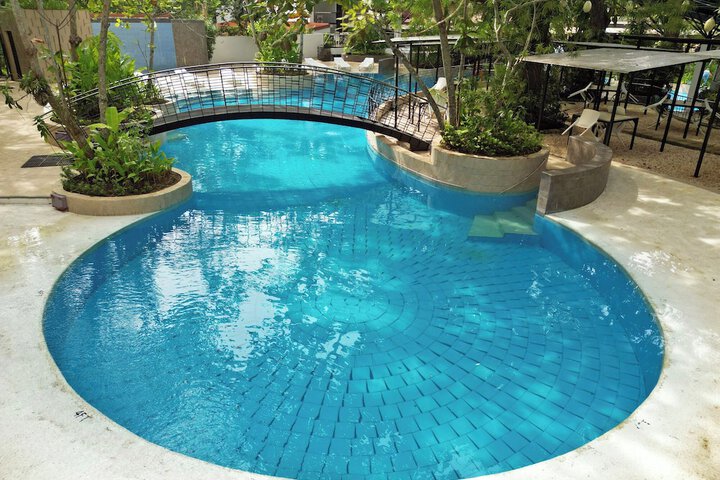 Pool 72 of 112