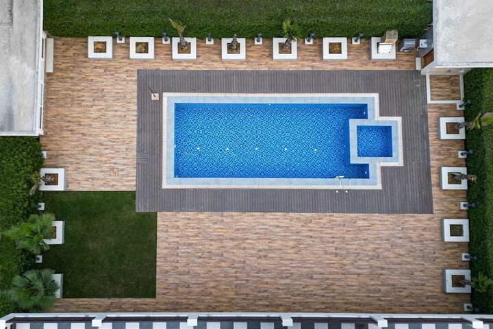 Pool 4 of 27