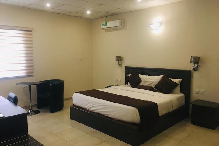 Room 11 of 42