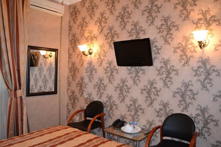 Room 20 of 28