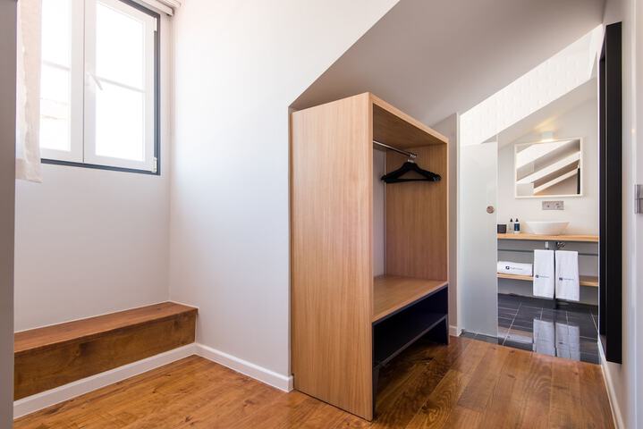 Room 26 of 63