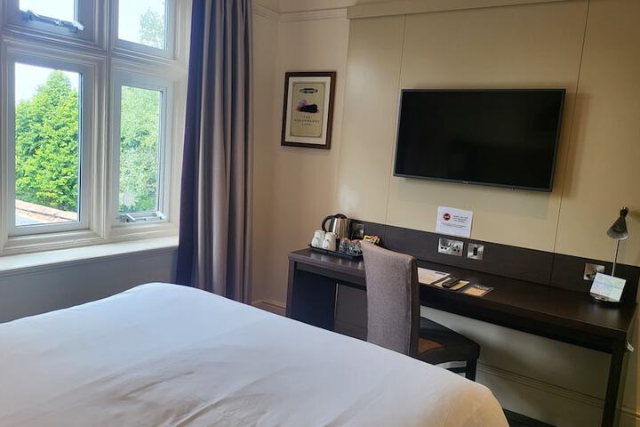 Room 21 of 49