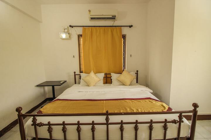 Room 5 of 13