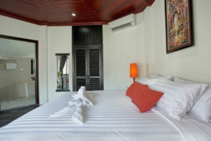 Room 12 of 50