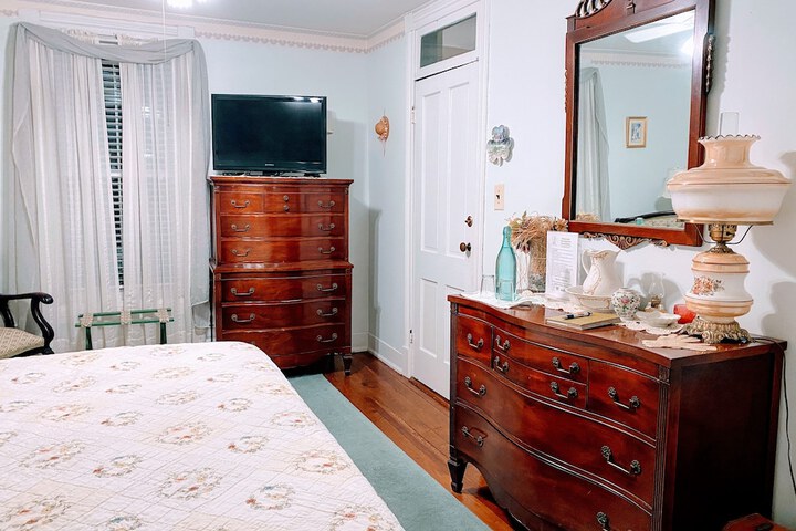 Room 15 of 53