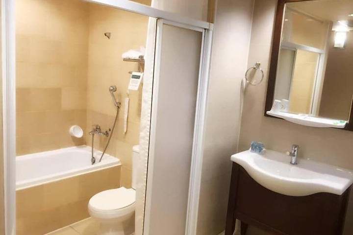 Room 20 of 32
