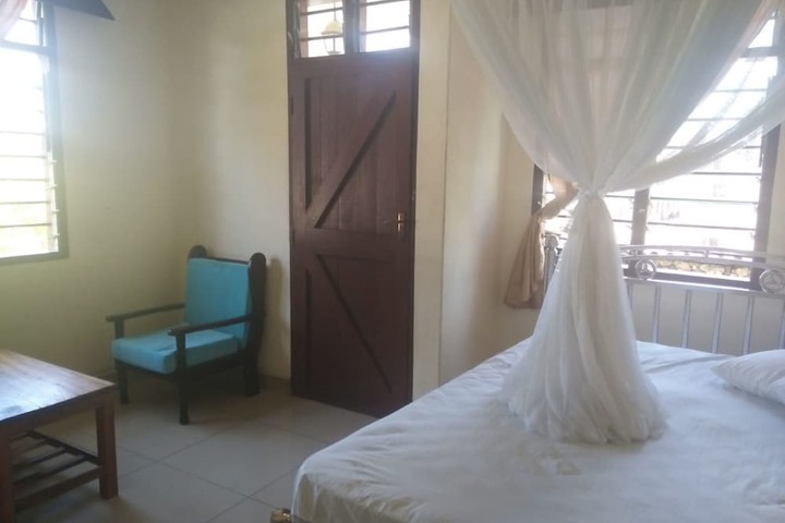 Room 4 of 14