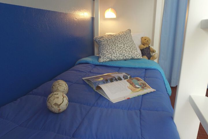 Room 4 of 42