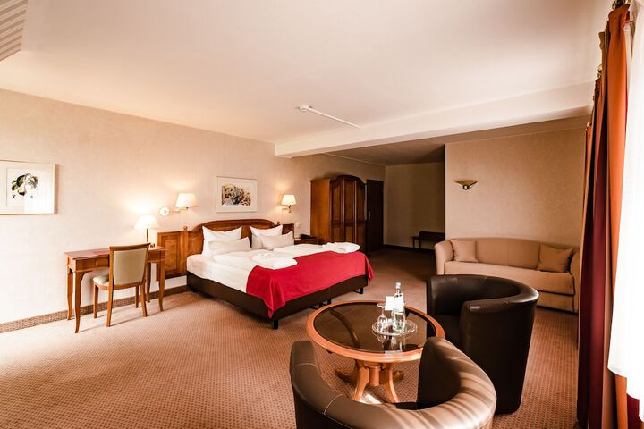 Room 16 of 79