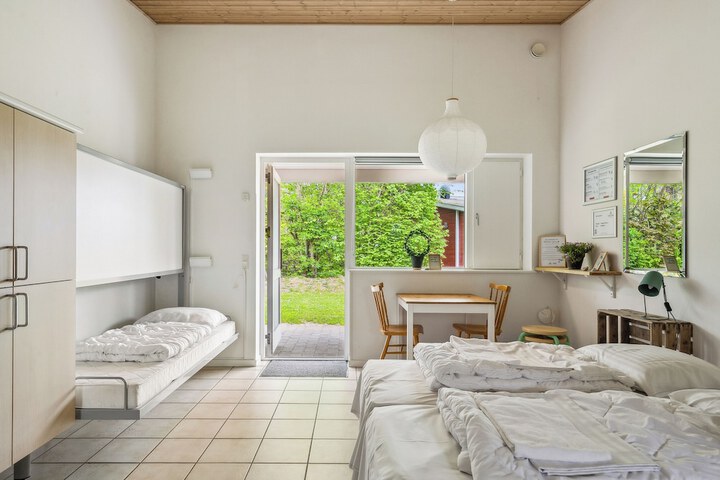 Room 42 of 112