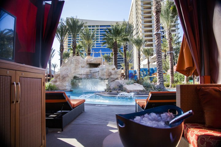 Pool waterfall