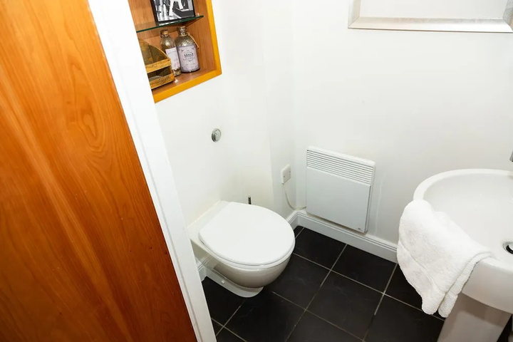 Room 7 of 17