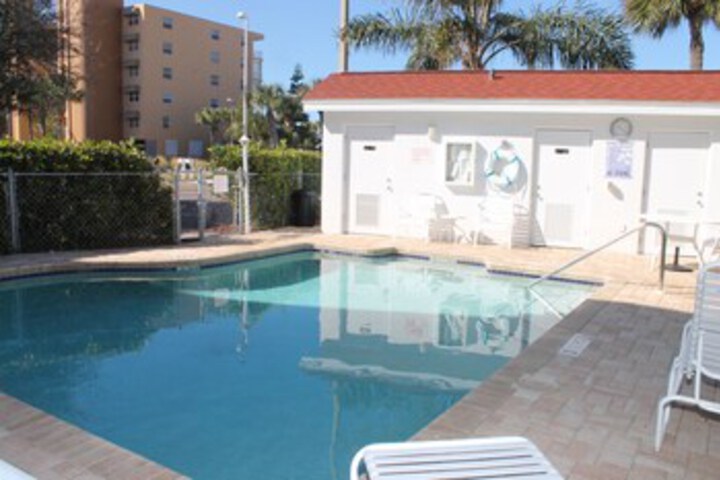 Pool 16 of 25