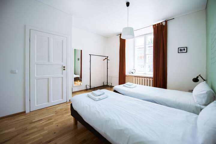 Room 12 of 63