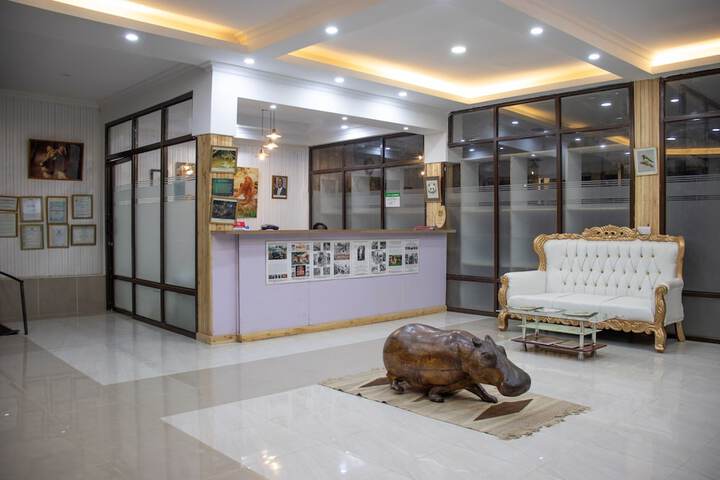 Hotel Interior 6 of 115