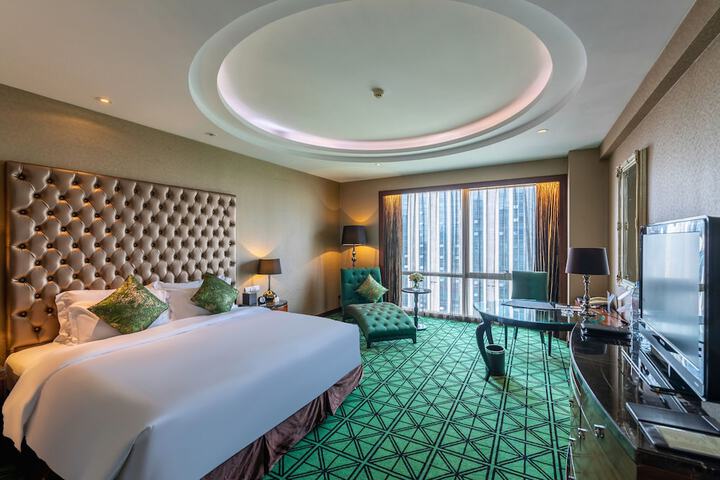 Room 27 of 118