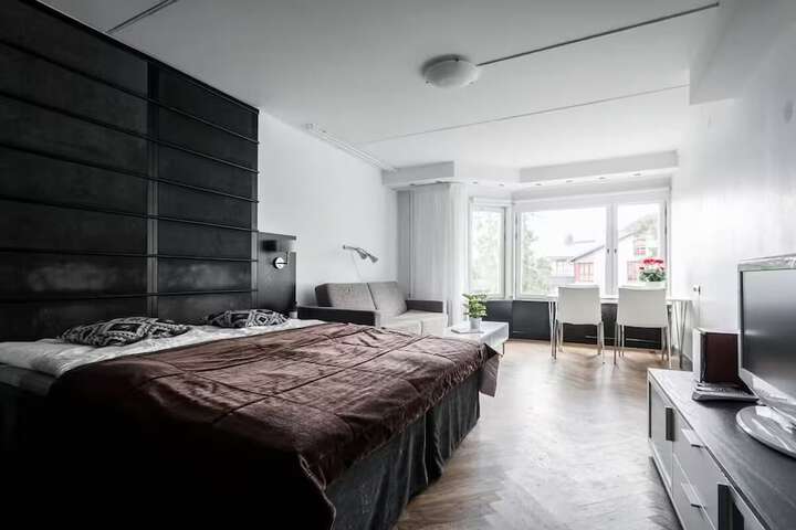 Room 221 of 865
