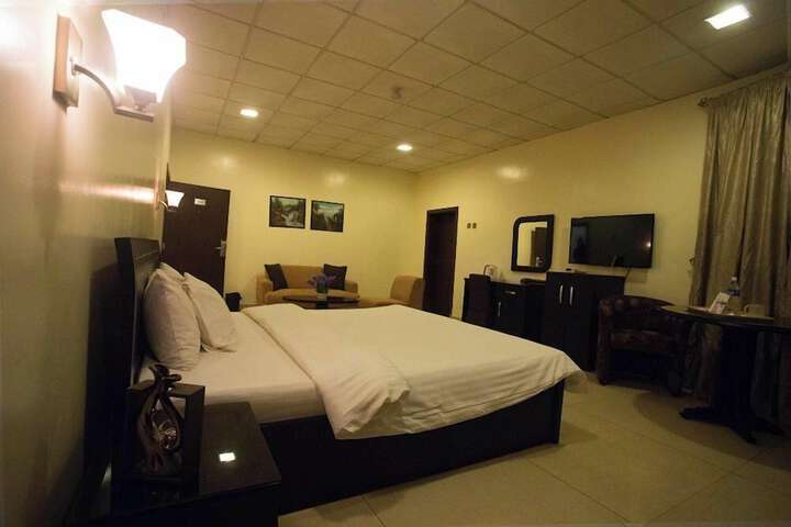 Room 3 of 42