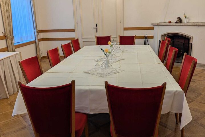 Dining 55 of 70