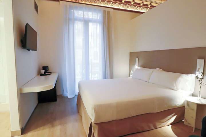 Room 7 of 70