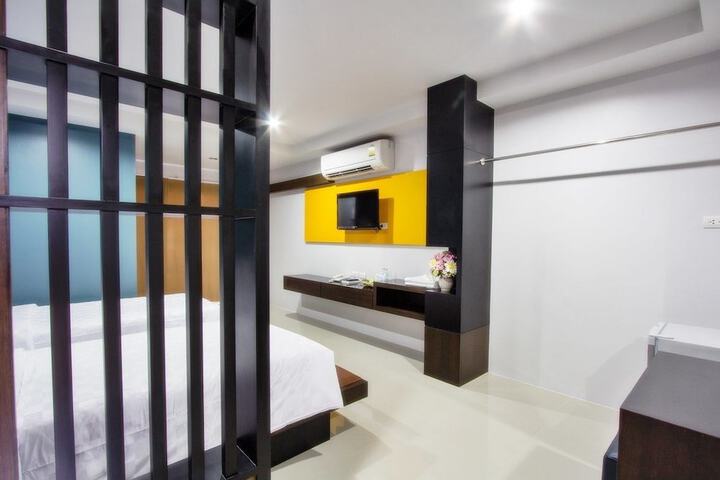 Room 21 of 50