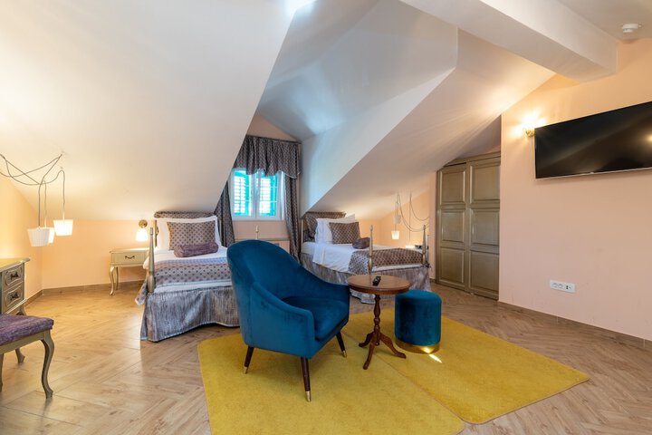 Room 42 of 108