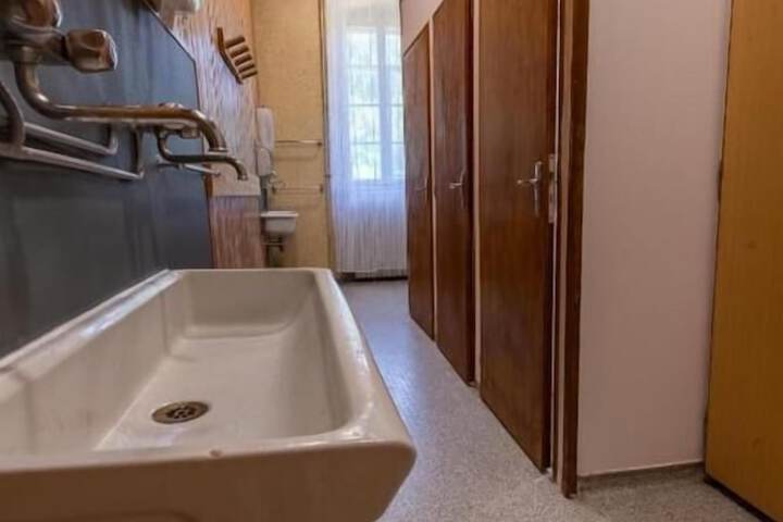 Room 48 of 113