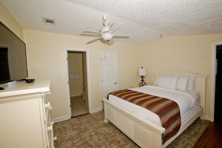 Room 4 of 34