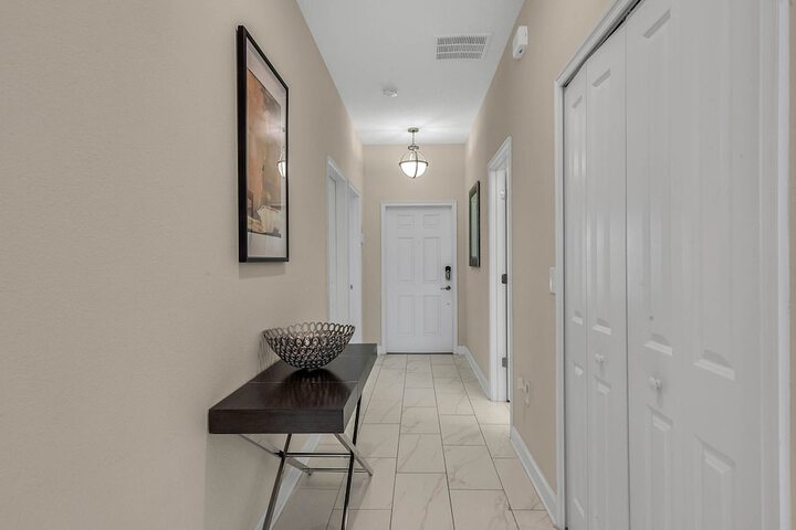 Ballroom/Hall 58 of 73